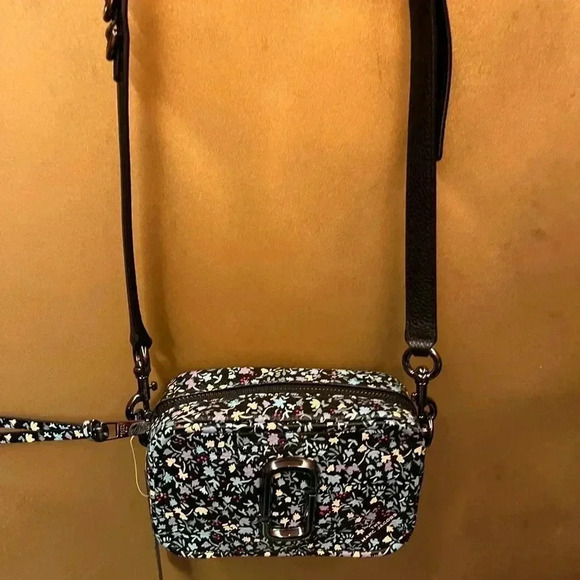 NWT Marc Jacobs Softshot Crossbody Bag Black Multi Floral - Picture 4 of 8